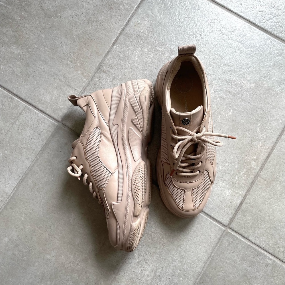 THE WISHBONE COLLECTION / PINK PLATFORM SNEAKERS